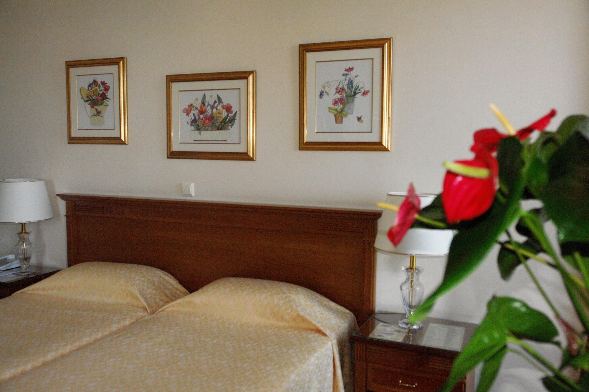 Cavalieri Hotel Corfu  Exterior photo